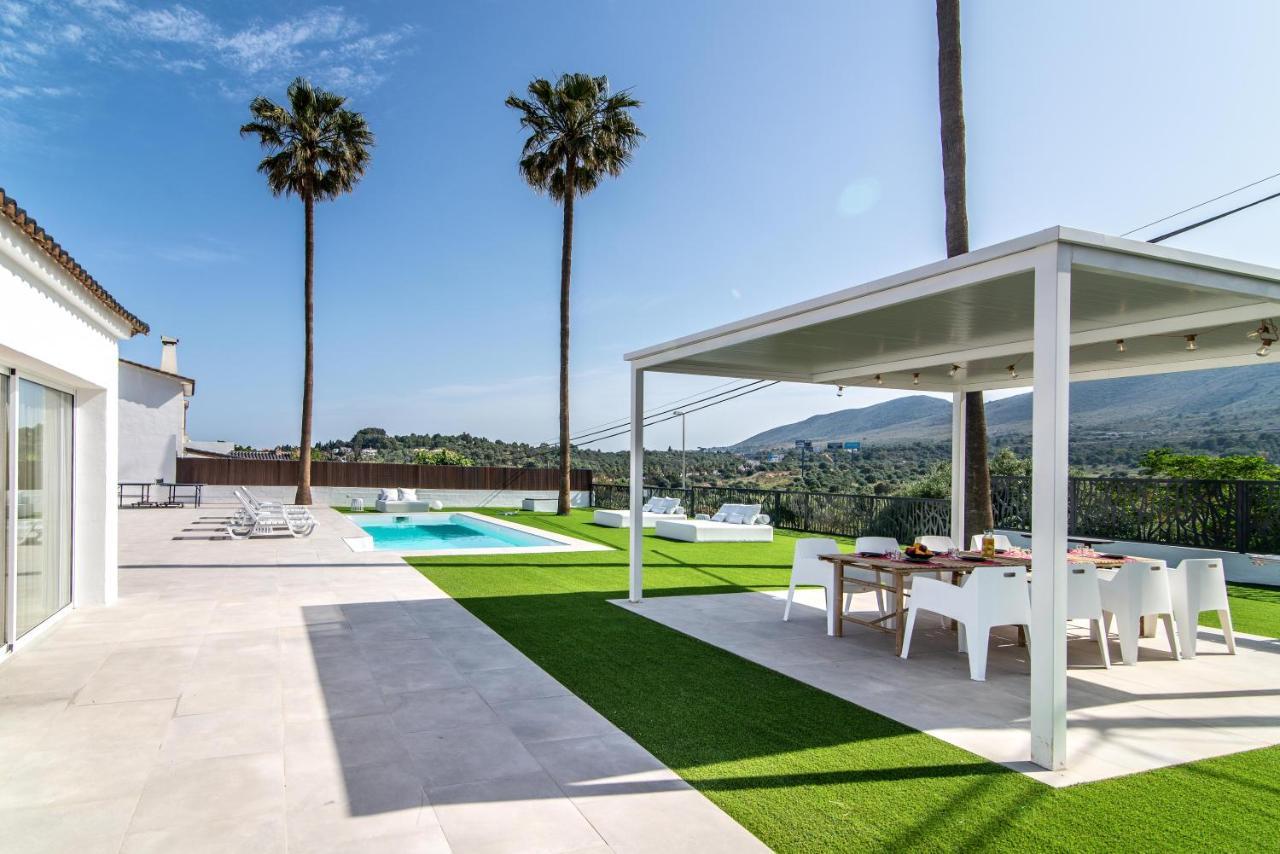 Palm Tree Villa - 5Bdr Paradise Pool / Chill Out Beds توريمولينوس المظهر الخارجي الصورة