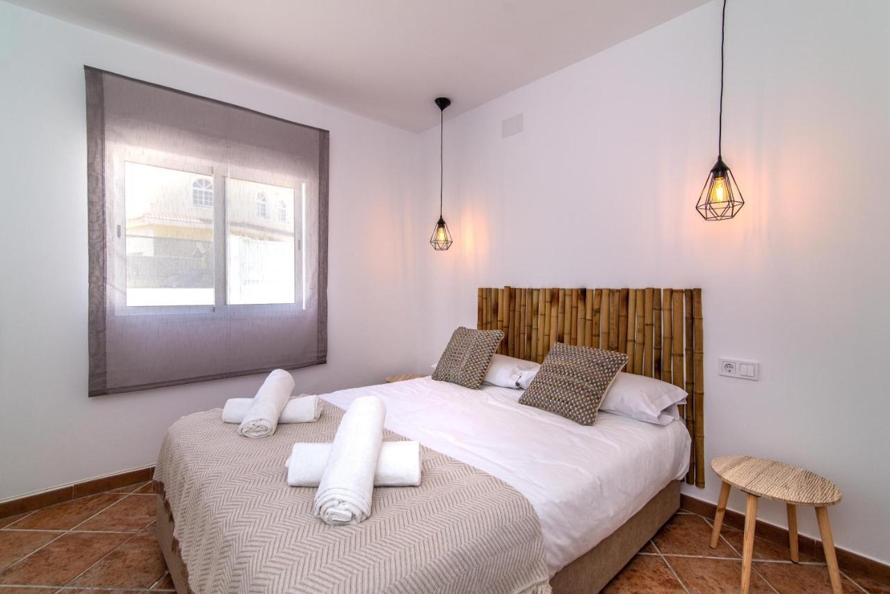 Palm Tree Villa - 5Bdr Paradise Pool / Chill Out Beds توريمولينوس المظهر الخارجي الصورة